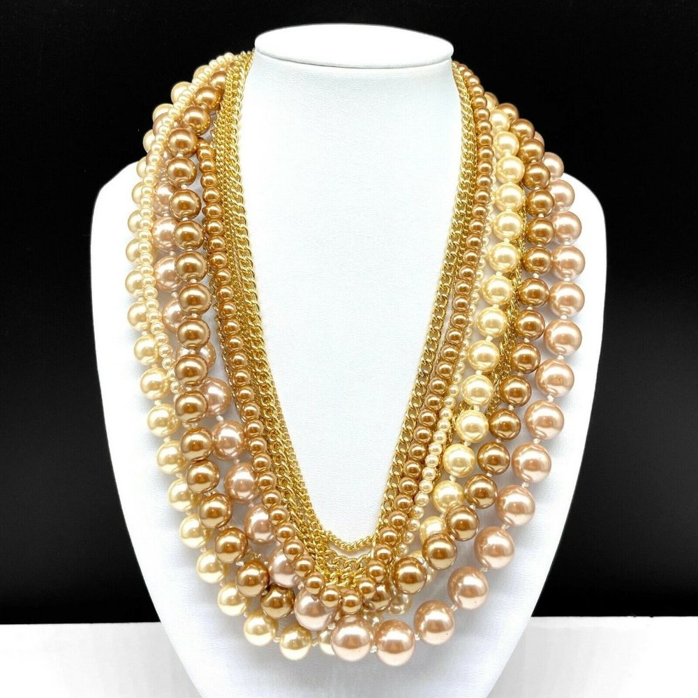 Elegant Gold and Cream Pearl Necklace